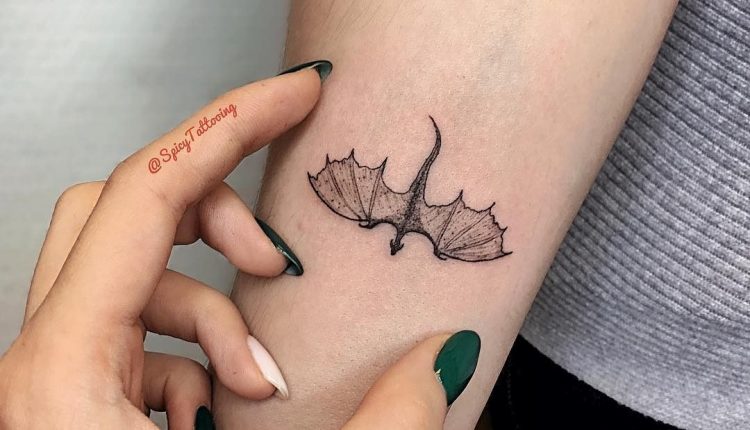 165+ Dragon Tattoo Designs For Women (2020) Arms, Shoulder, Chest