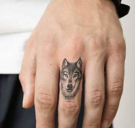 25 Wild Wolf Tattoos for Men