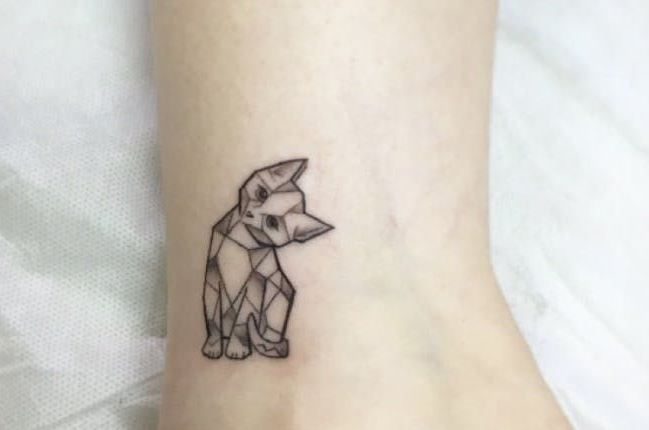 Geometrische Katze Ursprüngliches Design und Tätowierung