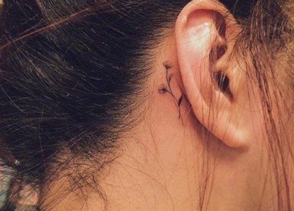 30 Cool Behind the Ear Tattoos and Ear Tattoos - theFashionSpot