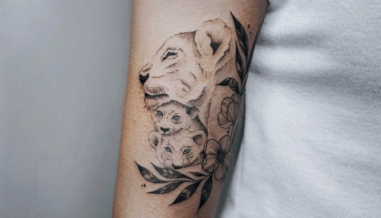 Tatuagem de leoa: 75 inspirações para se apaixonar e querer tatuar já