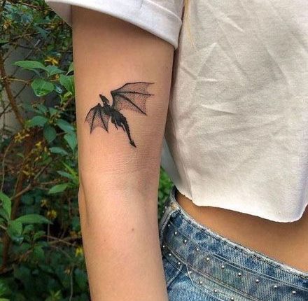 15+ Amazing Dragon Tattoo Designs For Men And Women!