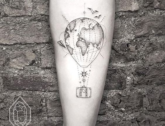 Kreative Tattoo-Ideen für Weltenbummler