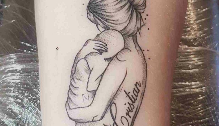 Tattoos für Frauen ab 50: 30 inspirierende und tiefsinnige Ideen